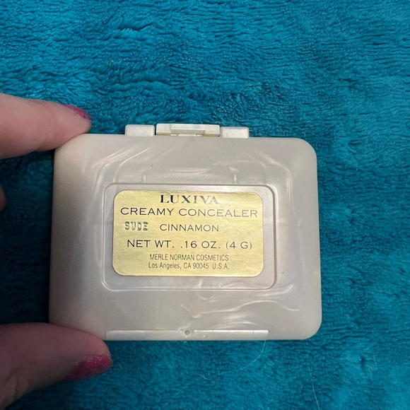 Merle Norman Other - Merle Norman Luxiva Creamy Concealer-Shade CINNAMON-NWOB